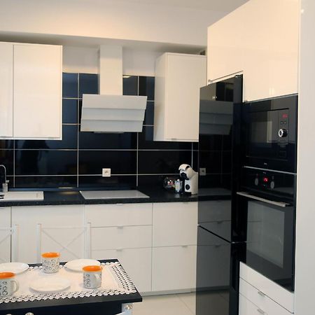 Apartamenty Uniejow "Prywatne Kapiele Termalne" エクステリア 写真