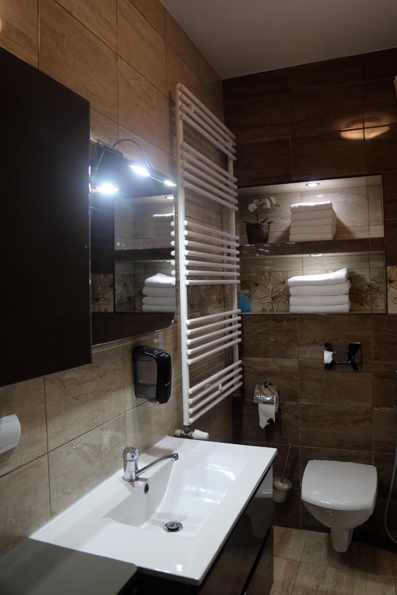 Apartamenty Uniejow "Prywatne Kapiele Termalne" エクステリア 写真